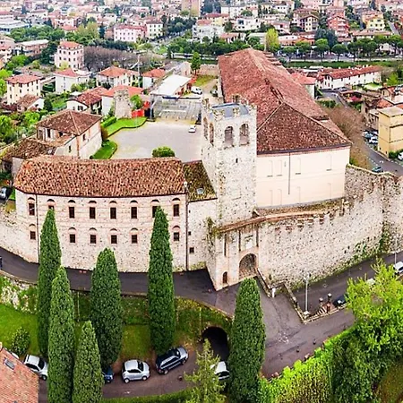 Persefone - Vista E Castello Daire